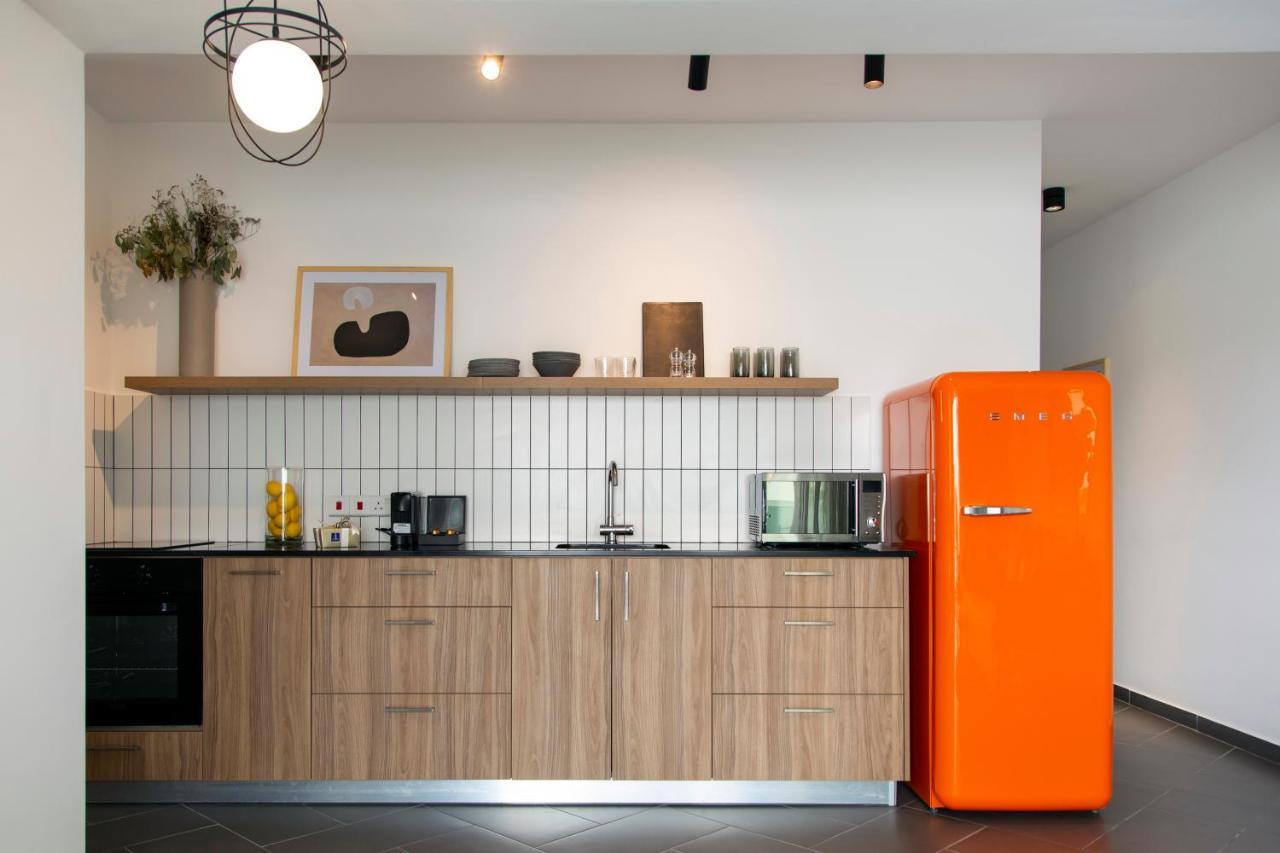 Liv Urban Suites Ларнака Екстериор снимка