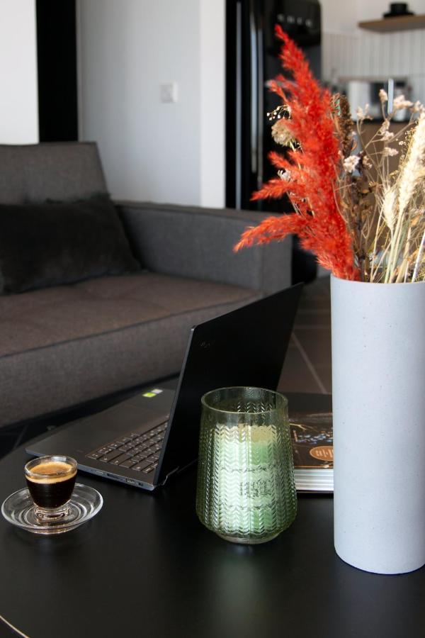 Liv Urban Suites Ларнака Екстериор снимка