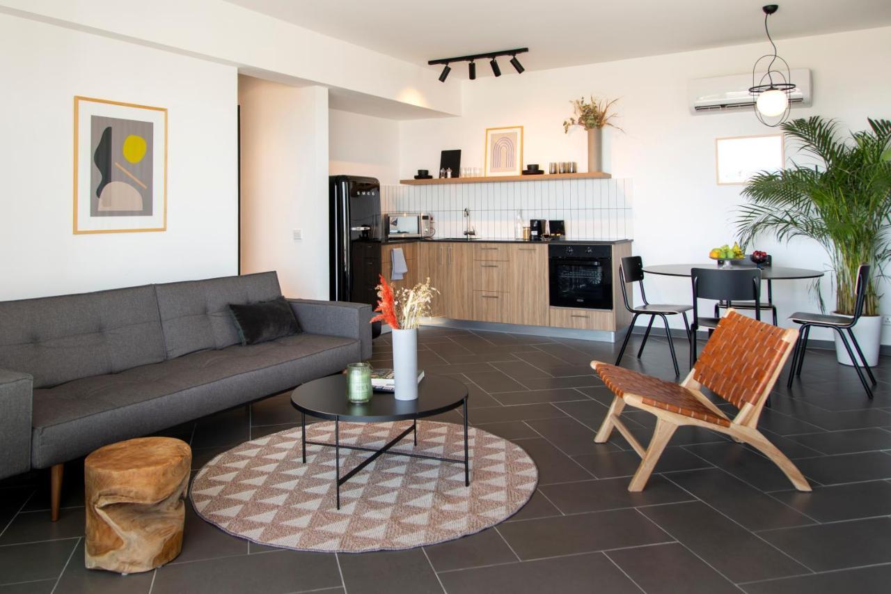 Liv Urban Suites Ларнака Екстериор снимка