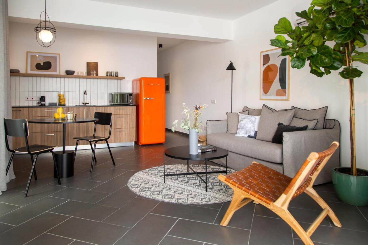 Liv Urban Suites Ларнака Екстериор снимка
