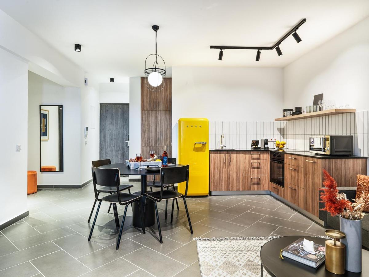 Liv Urban Suites Ларнака Екстериор снимка