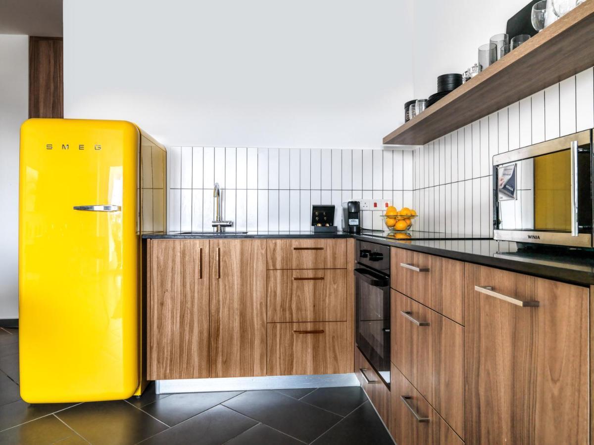 Liv Urban Suites Ларнака Екстериор снимка
