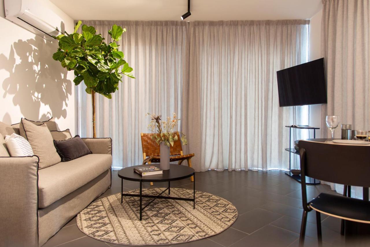 Liv Urban Suites Ларнака Екстериор снимка
