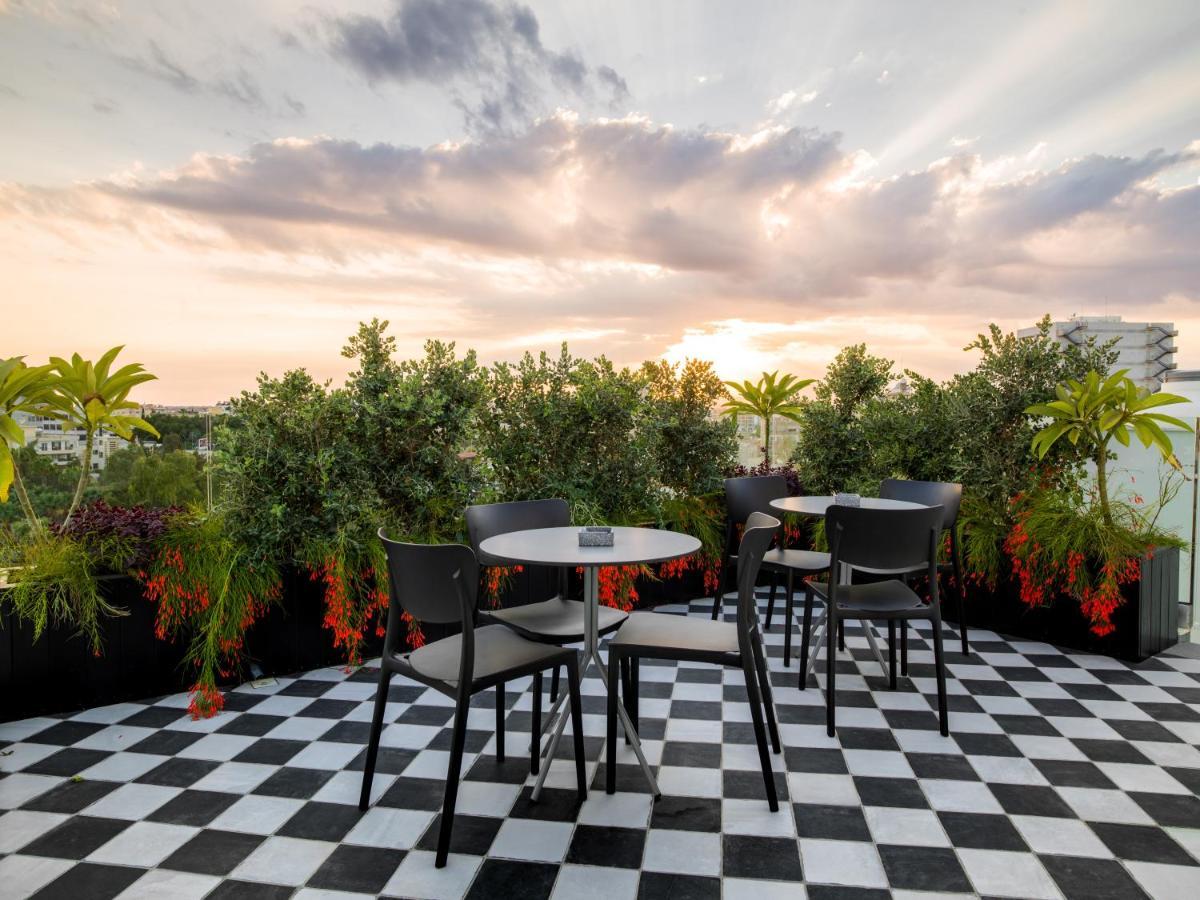 Liv Urban Suites Ларнака Екстериор снимка